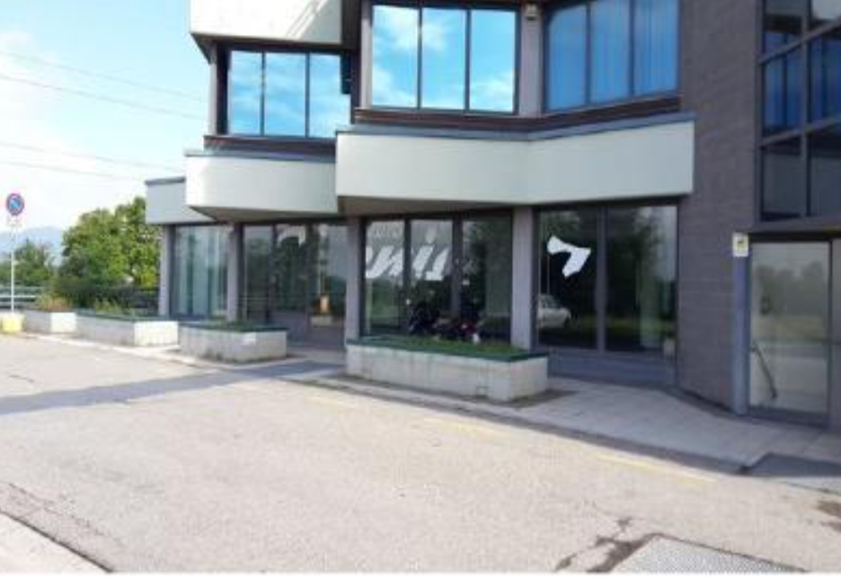 Commerciale - Curno (BG)