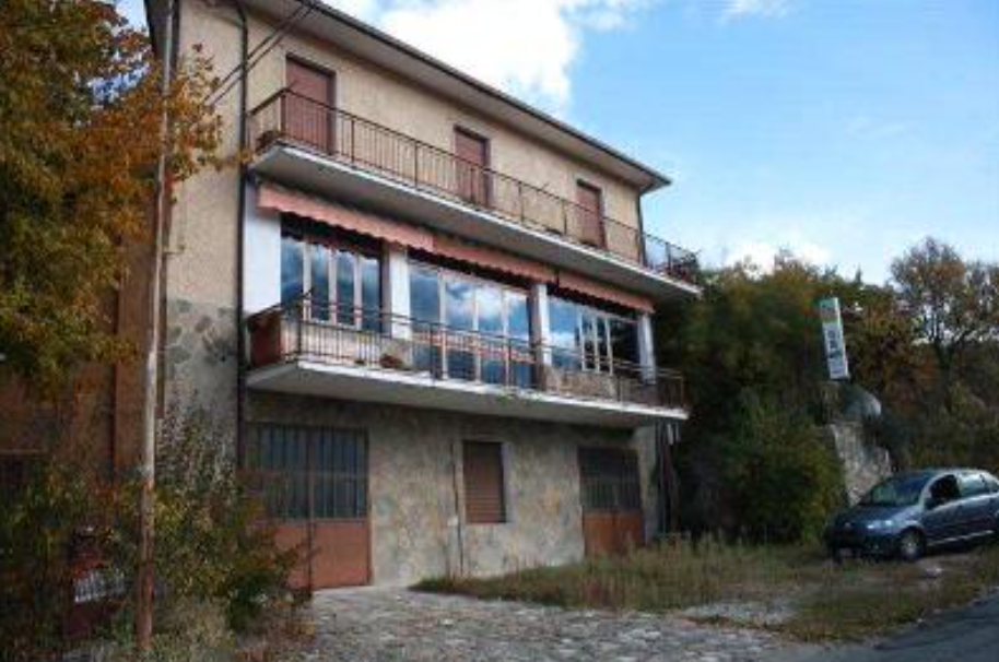 Commerciale - Menconico (PV)