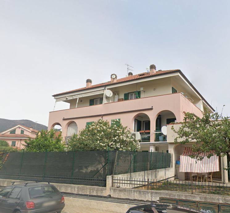 Foto 2 di 5 - Appartamento in vendita a Albenga