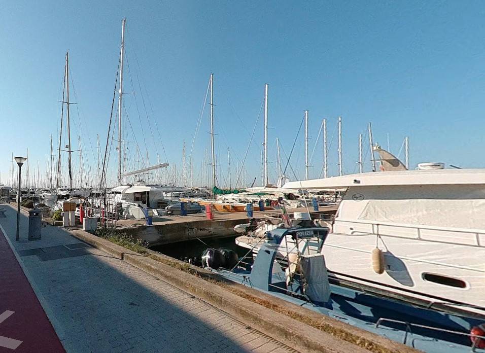 Autorimesse/posti auto - Roma (RM)