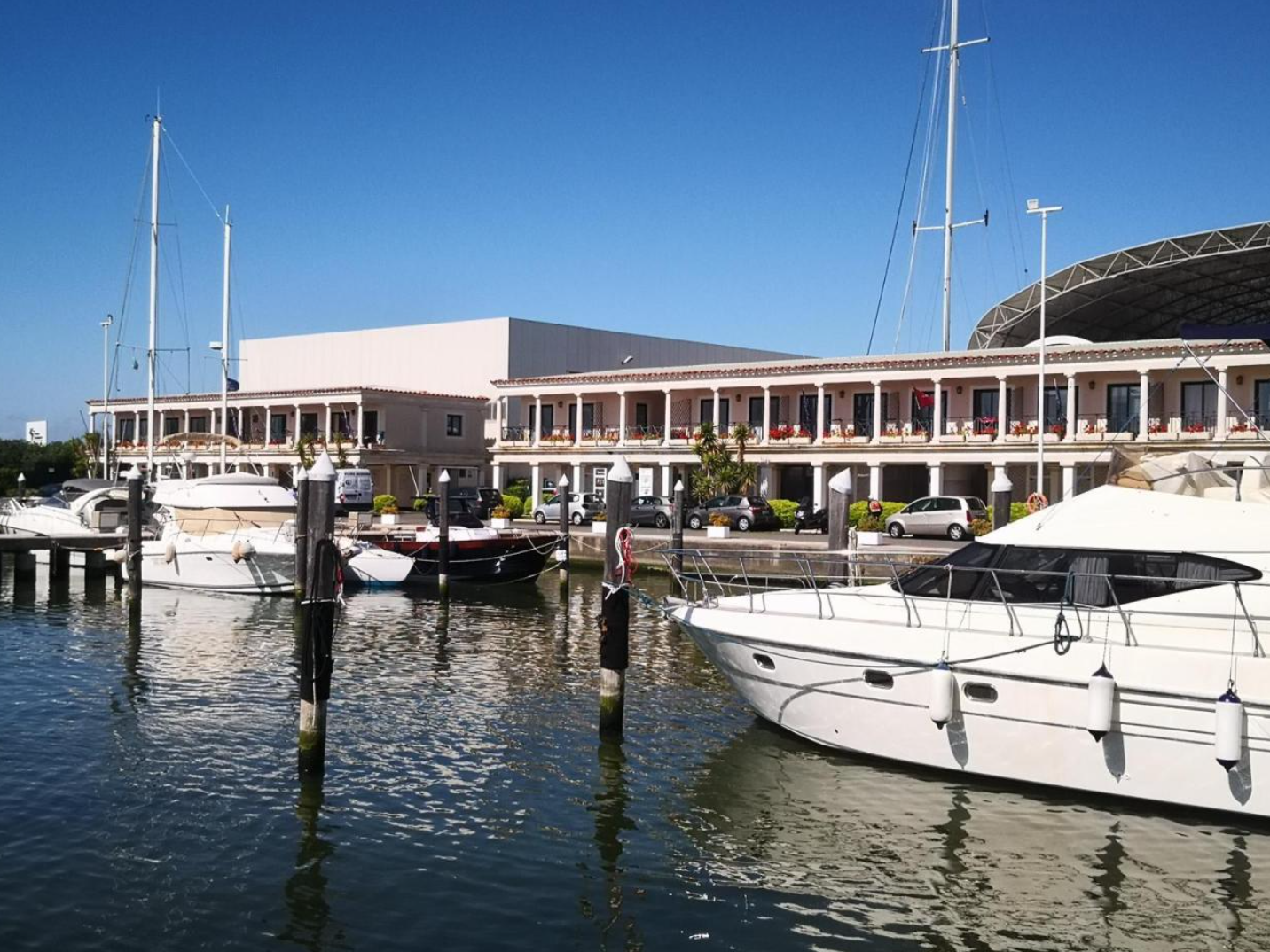 Autorimesse/posti auto - Fiumicino (RM)