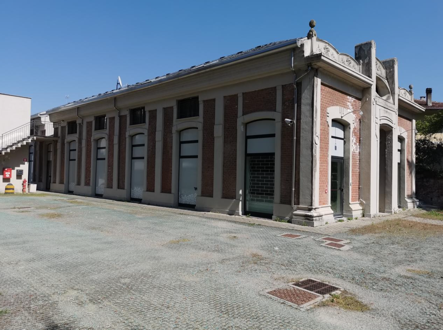Commerciale - Valenza (AL)