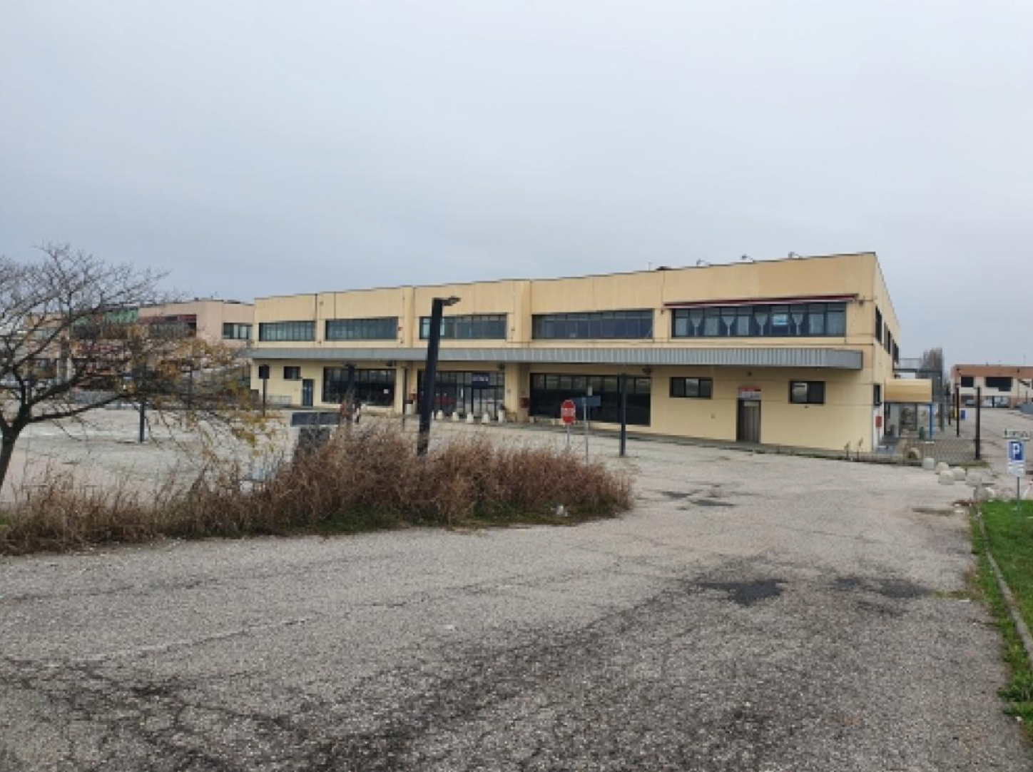 Autorimesse/posti auto - Due Carrare (PD)