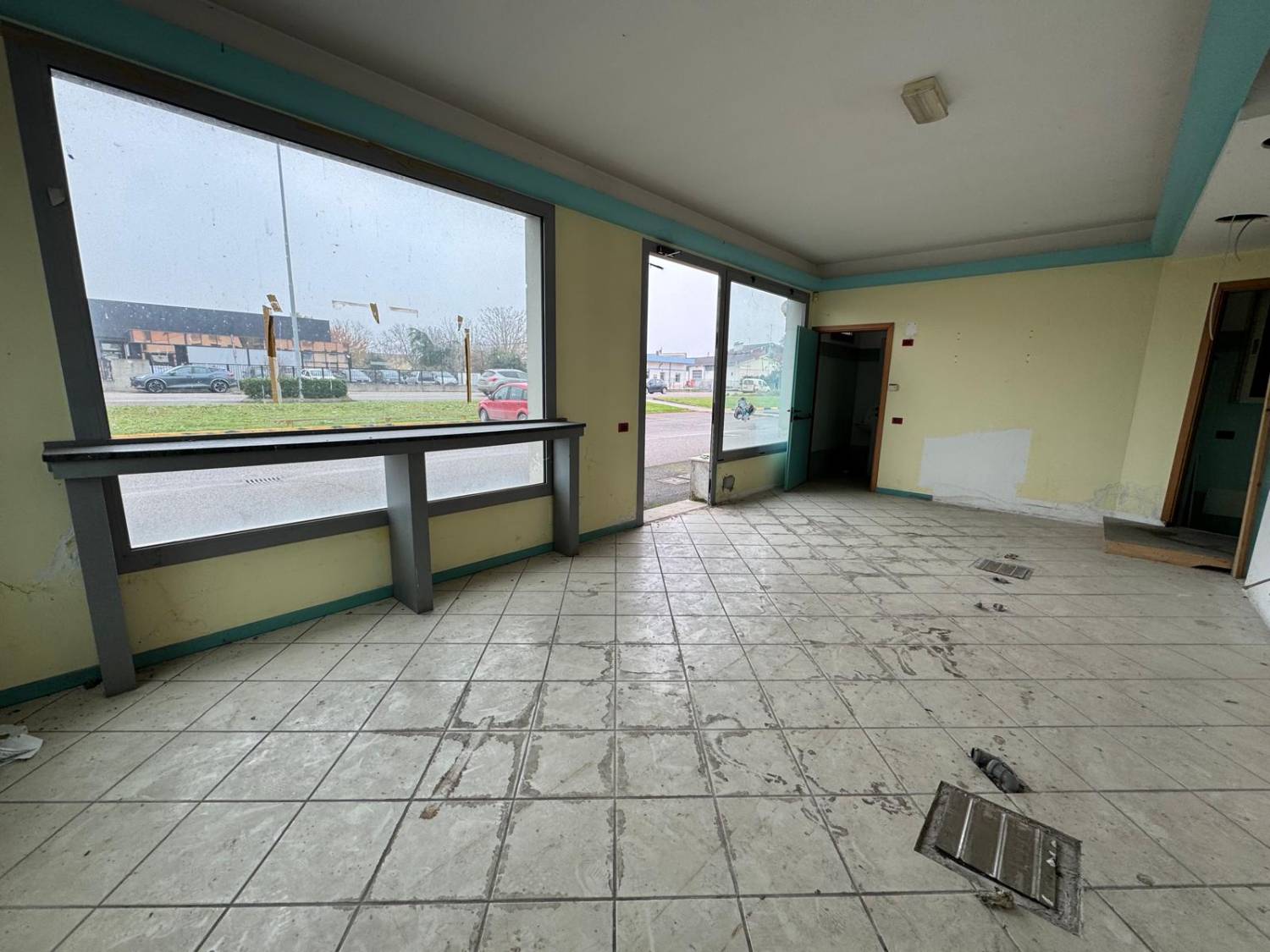 Locale Commerciale Asola