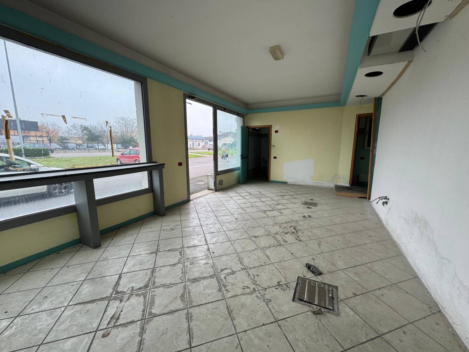 Locale Commerciale Asola
