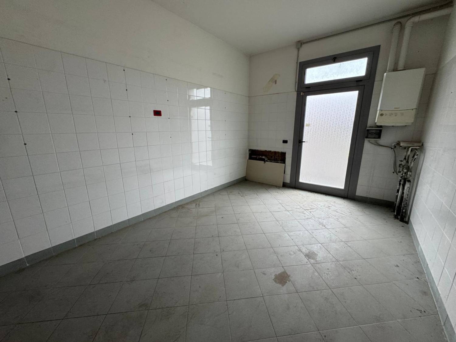 Locale Commerciale Asola