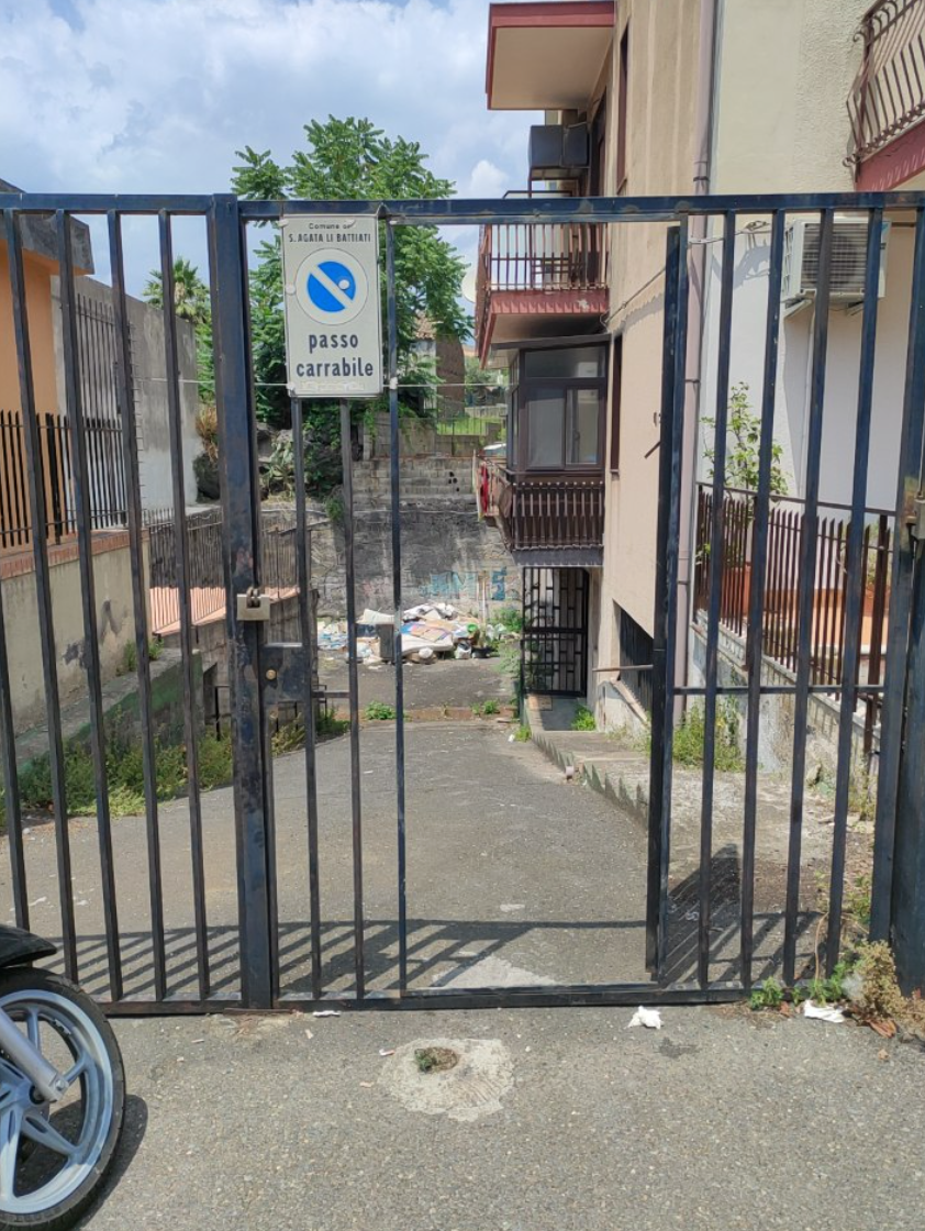 Magazzini - Sant'Agata li Battiati (CT)