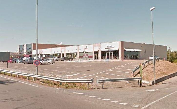 Locale Commerciale Voghera